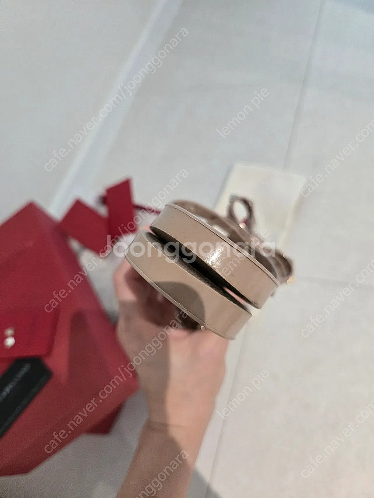 발렌티노 락스터트 여성 조리 샌들 38(240~245추...--2