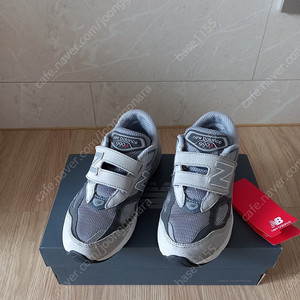 뉴발란스990 운동화 220사이즈