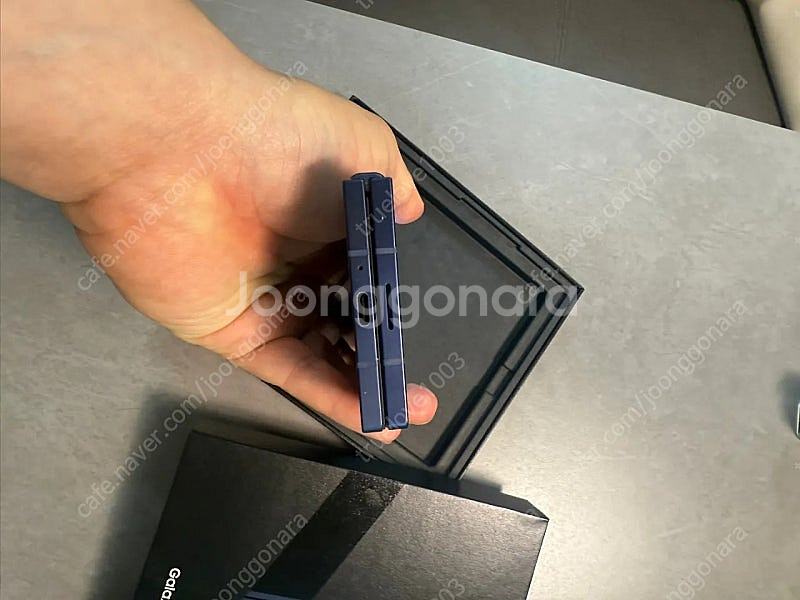 갤럭시Z폴드6 512gb 블루 S급 급매--4