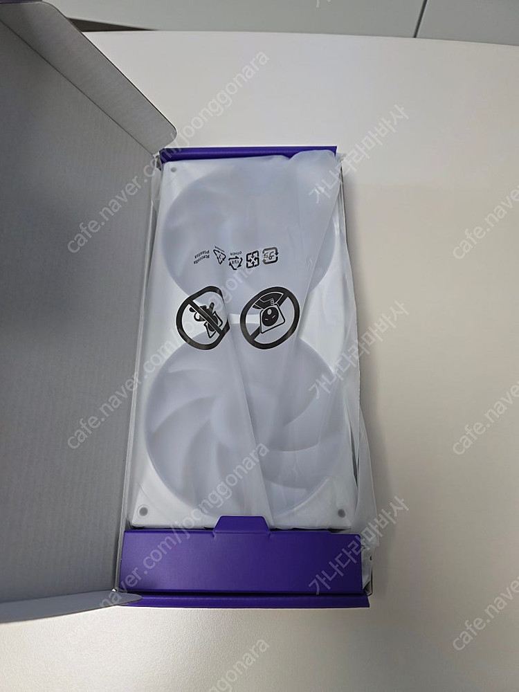 NZXT F240 RGB CORE 화이트 2.7--2