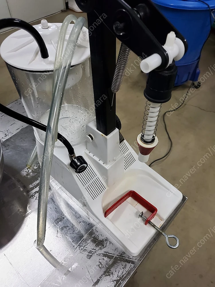 중고 반자동 진공식 정량 주입기 1구형 액상 주입기 참기름 들기름 기름주입기 와인 자동 정량주입기 즙 병뚜껑캡핑기 이미지