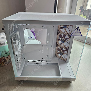 NZXT H6 FLOW 화이트 PC케이스