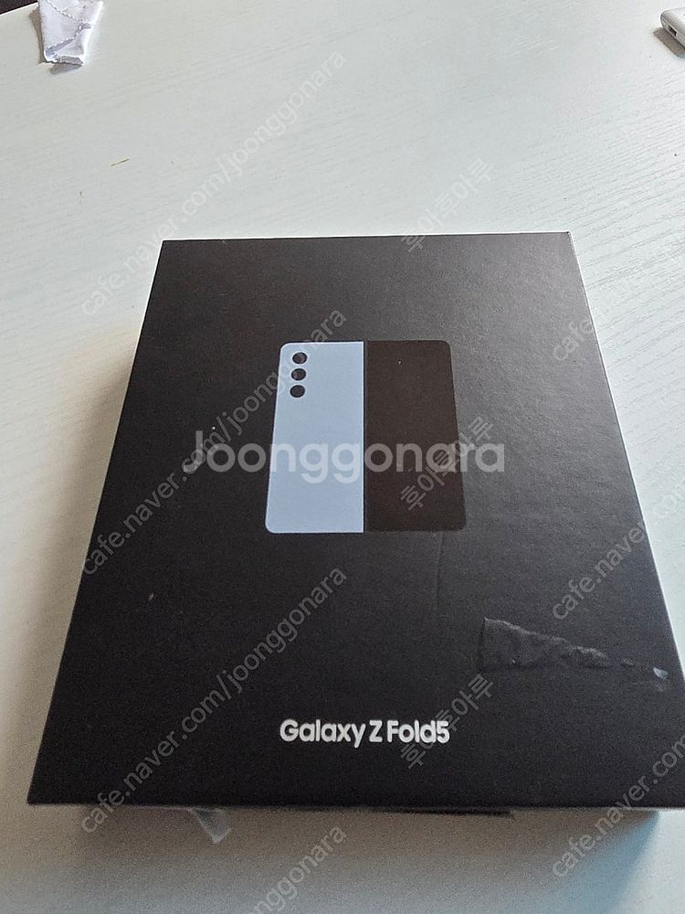 폴드5 아이스블루 512GB 판매합니다.--1