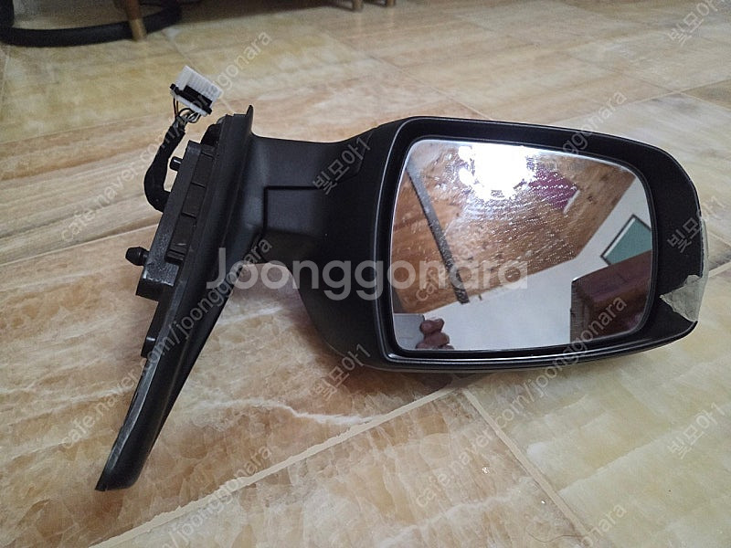 쏘렌토R 운전석 사이드미러 9핀 티타늄실버 색상 팝니다--1
