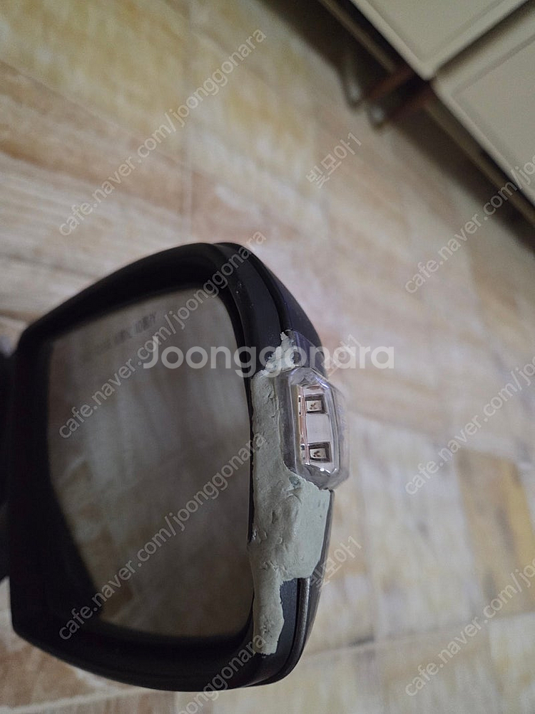 쏘렌토R 운전석 사이드미러 9핀 티타늄실버 색상 팝니다--4