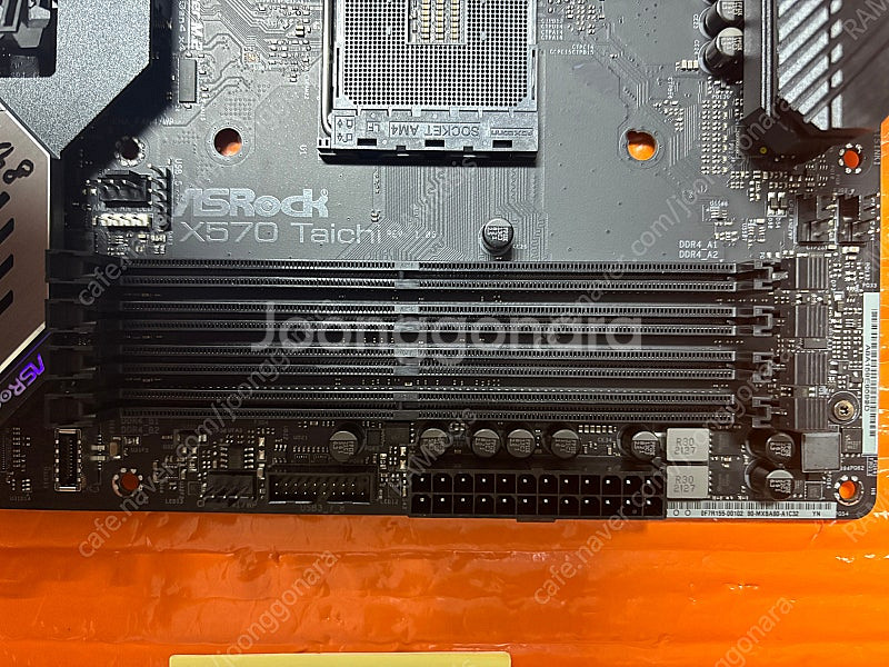 Asrock X570 Taichi 쿨러 포함--4