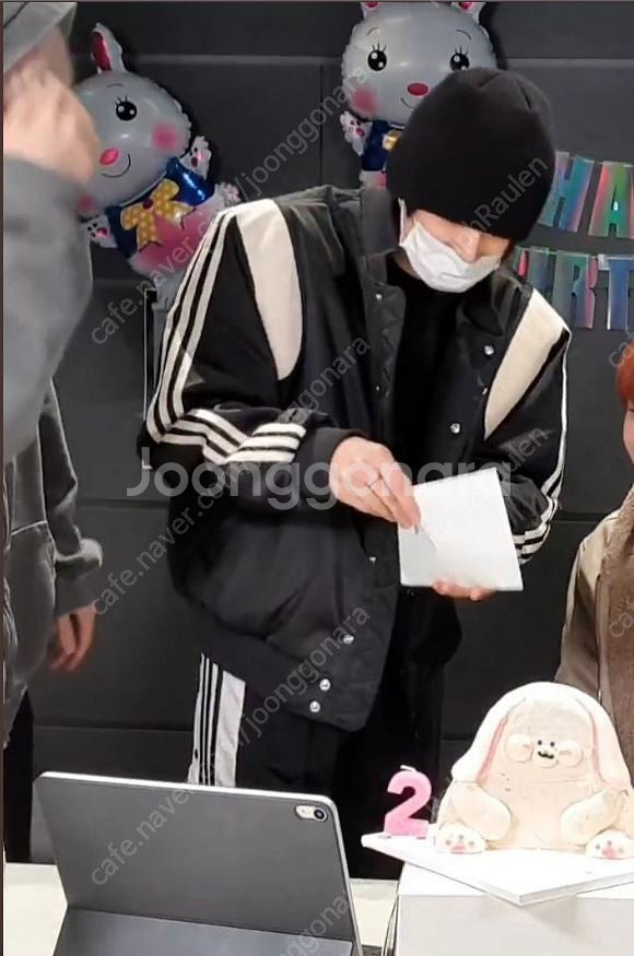 아디다스 새틴(사틴) 바시티 M사이즈 새상품 판매--0