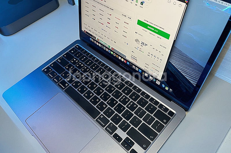 맥북에어 M1 13인치, 램 8GB, SSD 256GB--3