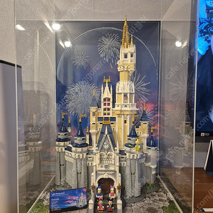 레고 71040 디즈니캐슬 +마징가케이스 조명형 판매합니다