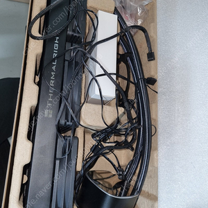 Thermalright FROZEN HORIZON 360 ARGB 수냉쿨러 팝니다
