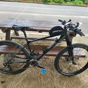 상태좋음 메리다빅세븐7000e di2전동구동계 풀카본 mtb