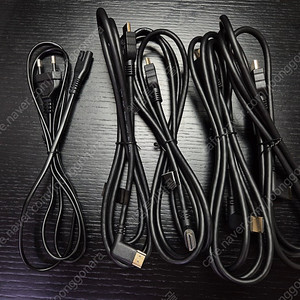 hdmi 케이블+파워케이블+ㄱ자 젠더+연장젠더(빔프로젝터 구성시 사용했던)