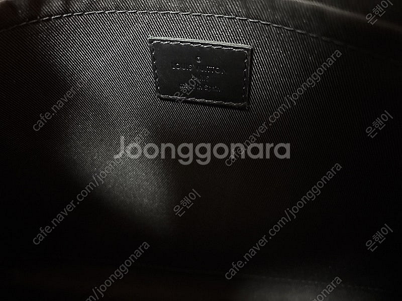 루이비통 M81570 포쉐트투고 클러치 저렴히 판매합니...--9