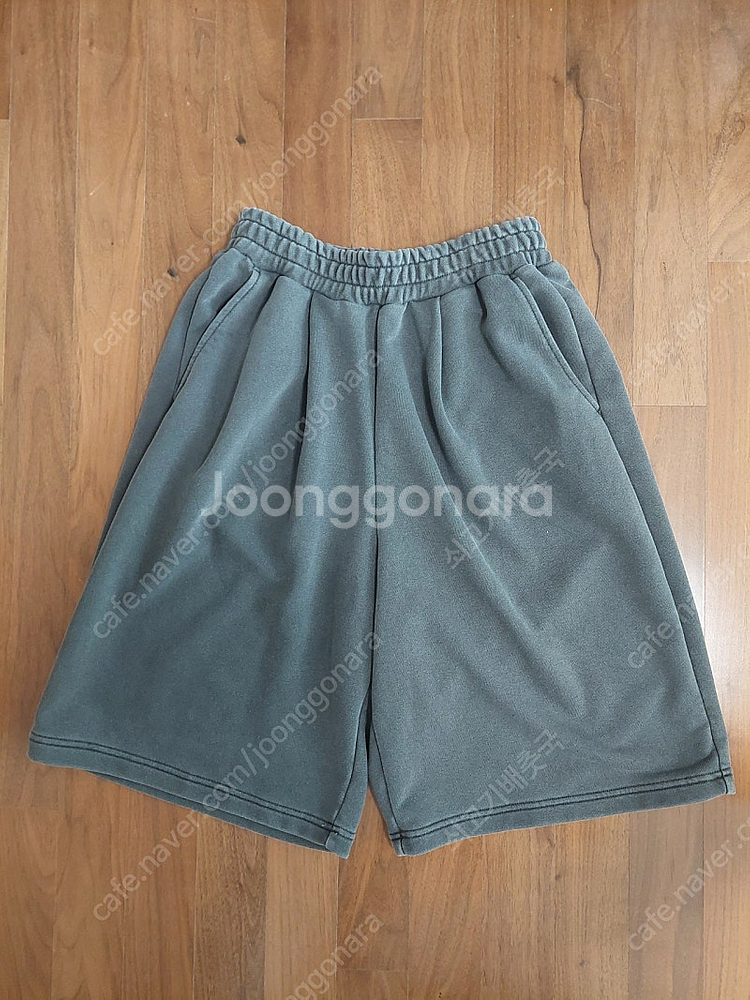 스파오 버뮤다 쇼츠 M 차콜 택배비 포함 12000원 ...--0