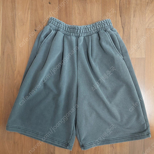 스파오 버뮤다 쇼츠 M 차콜 택배비 포함 12000원 (정가 26000원, 1번 입음)