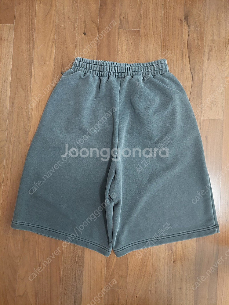 스파오 버뮤다 쇼츠 M 차콜 택배비 포함 12000원 ...--1