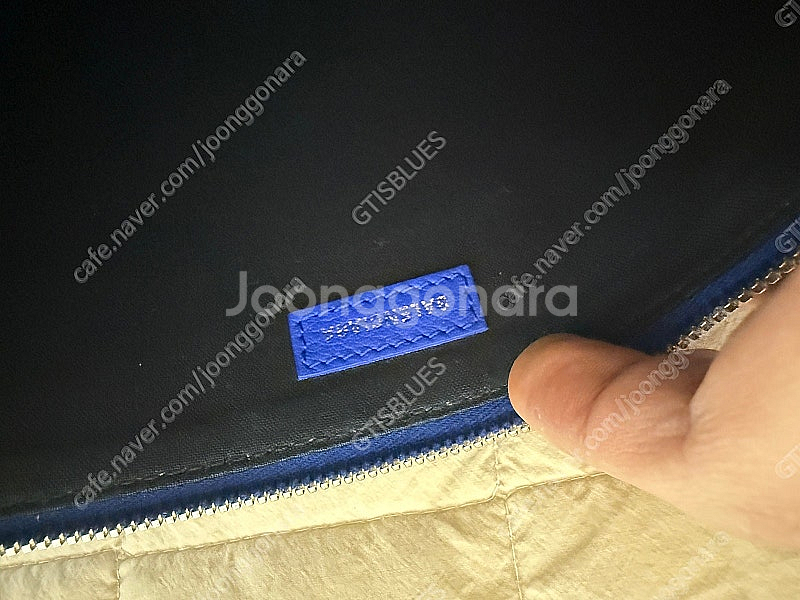 발렌시아가 클러치 블루렌시아가 에브리데이 로고 레더 블...--0