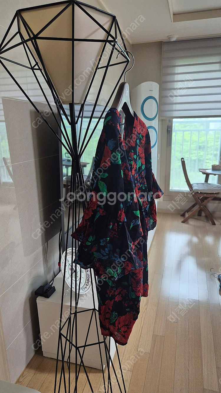 플라스틱아일랜드 (풀박새상품)편안하고 세련된핏의 블라우...--2