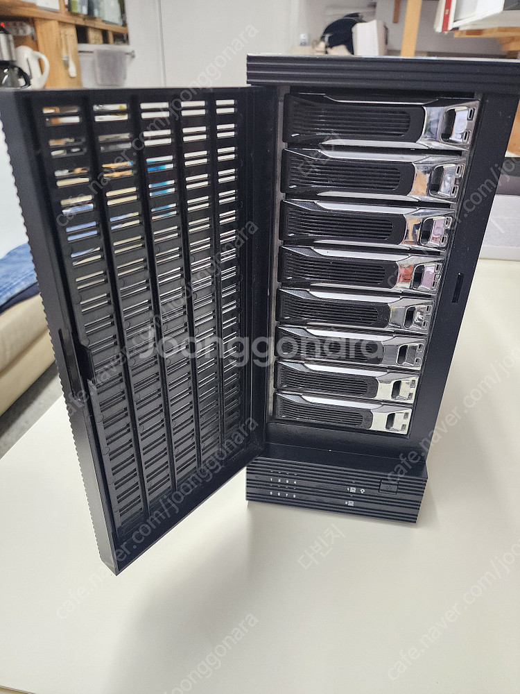 8bay Raid Storage 32TB 60만원에 판...--2