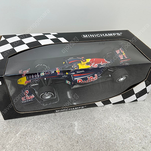 미니챔프 Red Bull Japan GP 2011 1:18