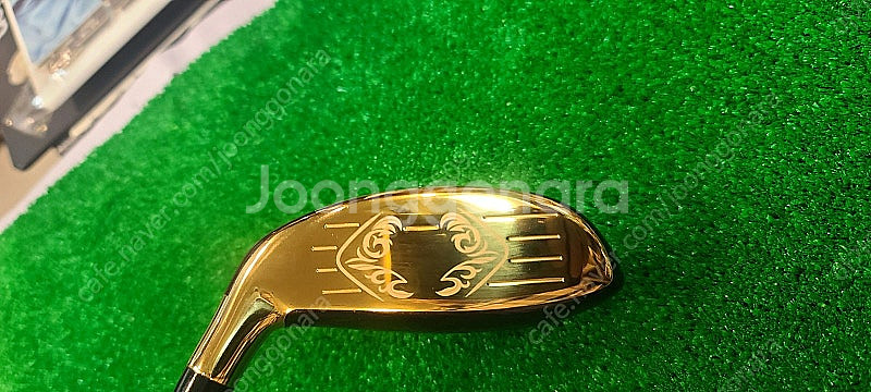 (특A급) 젝시오 프라임 로얄에디션 4번 유틸리티 처분합니다--2