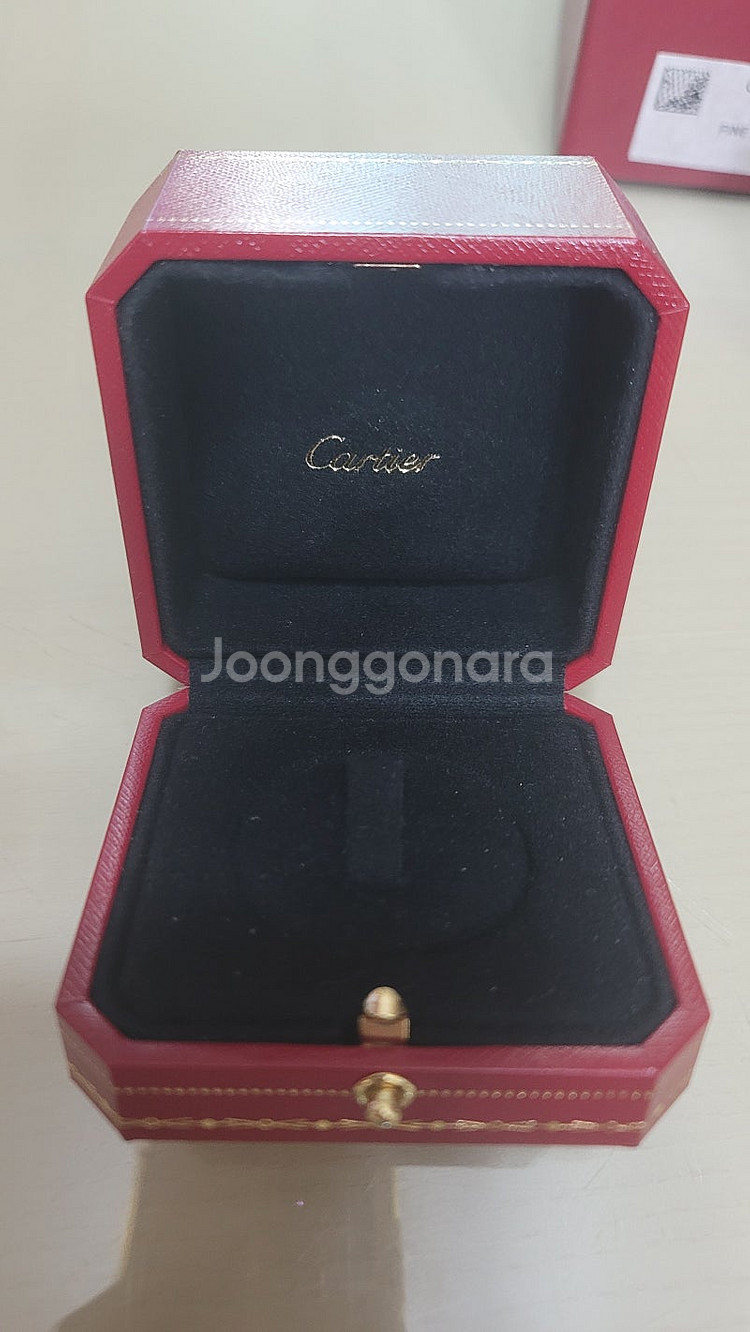 까르띠에 반지 케이스 정품. 이염기스 없어요--1