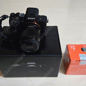 소니 A7m4 A7mk4 카메라 & 35mm 1.8 렌즈 판매합니다. 새것상태