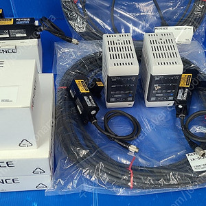 키엔스 레이저 변위센서 LK-G3001 + LK-G08 세트팝니다.