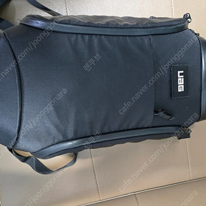 UAG 스탠다드 18L 백팩 블랙