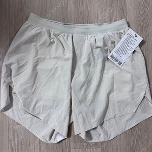 룰루레몬 패스트앤프리 6인치 쇼츠(L)