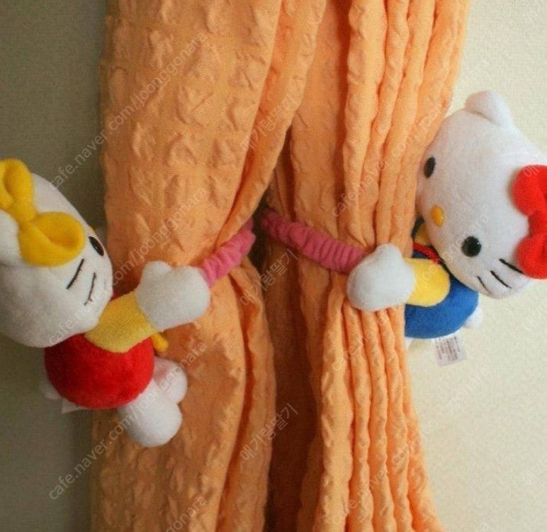 고전뽀실이키티커텐홀더허그키티곰키티타이니참로즈키티컵 이미지