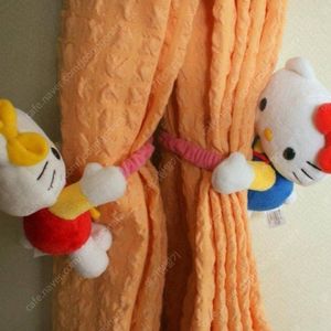 고전뽀실이키티커텐홀더허그키티곰키티타이니참로즈키티컵 이미지