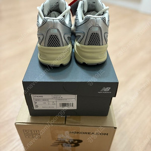 뉴발란스 U740AR2 250 새상품 팝니다(택배비포함)