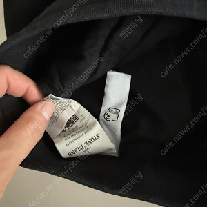 스톤아일랜드 폴리스 버뮤다 쇼츠 블랙(XL) 팝니다.