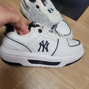 [새상품] MLB 청키라이너 베이직 240mm