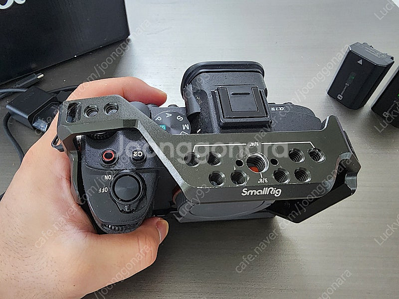 Sony A7M4 + 추가 배터리 + 스몰리그 케이지 ...--2