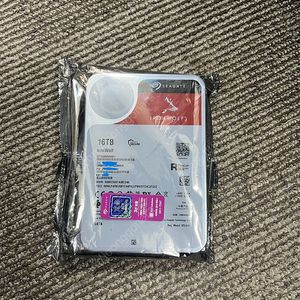 씨게이트 아이언울프 하드디스크 16TB 미개봉 새상품 판매합니다.