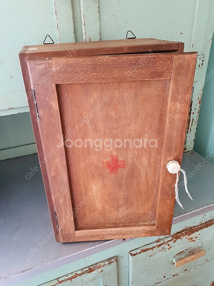 영국빈티지 파인우드 벽장 약장 매디컬캐비넷 소가구--3