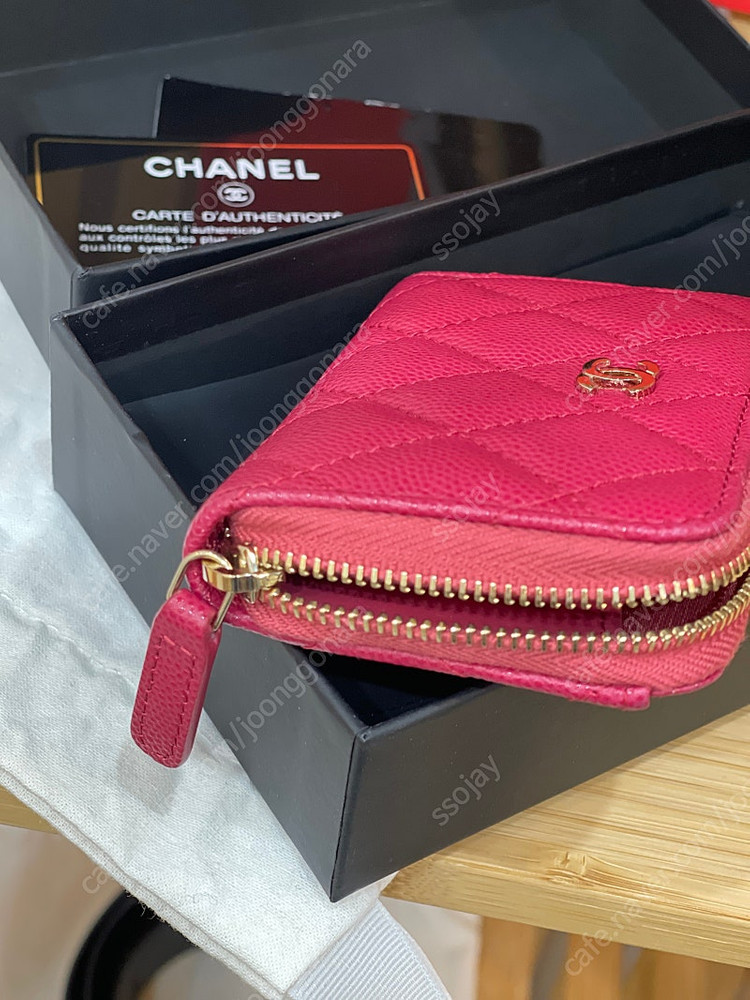 샤넬 지퍼돌이 카드지갑 이미지