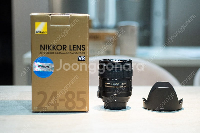 니콘 AF-S 24-85mm VR 렌즈입니다.--0