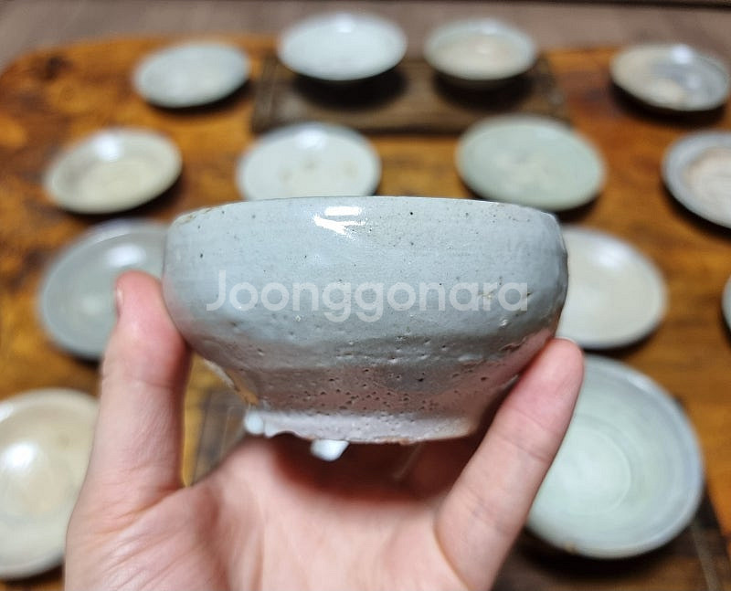 고미술품 조선시대 후기 조선백자 홍화 잔--1
