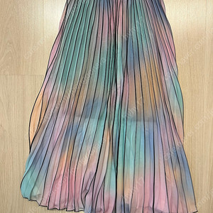 랄라라운지 플리츠