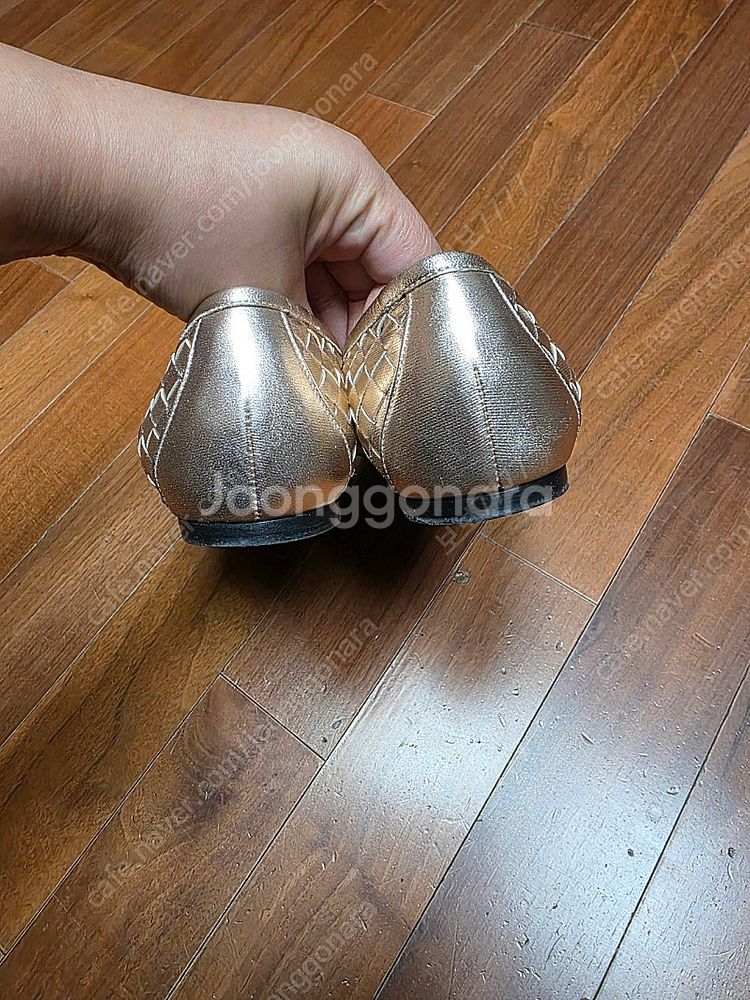 보테가베네타 플랫 38 반 사이즈 . 로즈골드--2