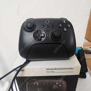 8Bitdo 얼티메이트 NS버전 팔얼블 팝니다.(스위치 1, 2 다 됨)