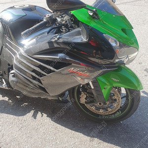 닌자14 zzr1400 zx-14 올린즈 에디션 19년 2.9만 1050만원 팝니다.