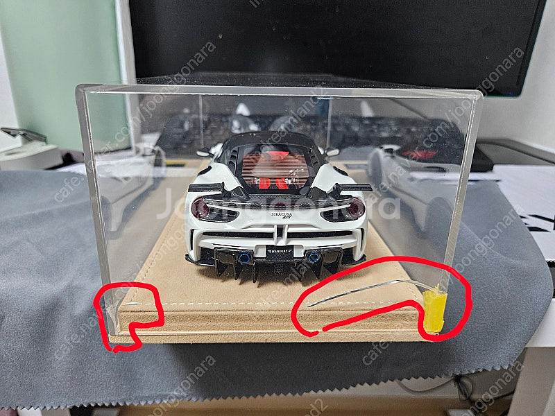 1:18 JUC 페라리 시라쿠사 화이트--4