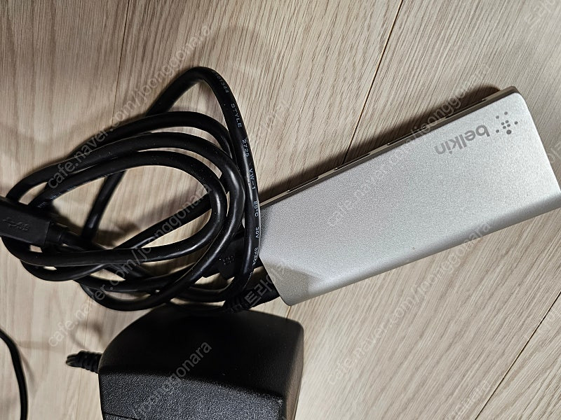 벨킨허브 USB 3.0 4포트 멀티 고속 스테이션 F4U073 이미지