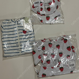 Kuling 딸기 래쉬가드 / 모자 이미지