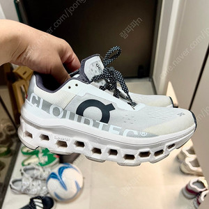 온러닝 클라우드 몬스터 240