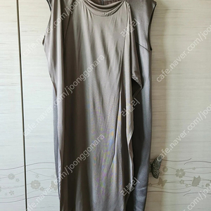 르베이지 실크 원피스 66사이즈 드라이완료